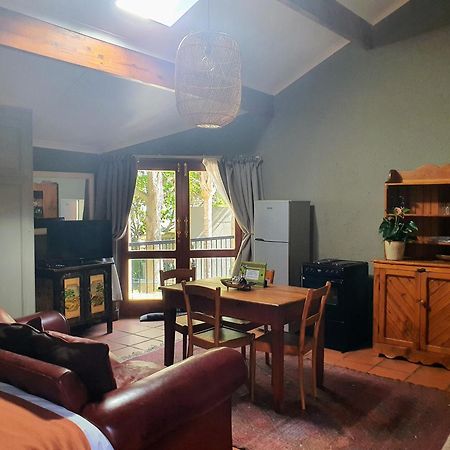 Waterhouse Guest Lodge - Indus Street Претория Номер фото