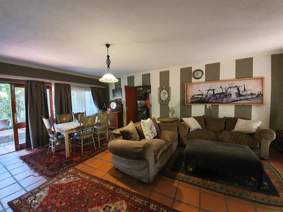 Waterhouse Guest Lodge - Indus Street Претория Экстерьер фото
