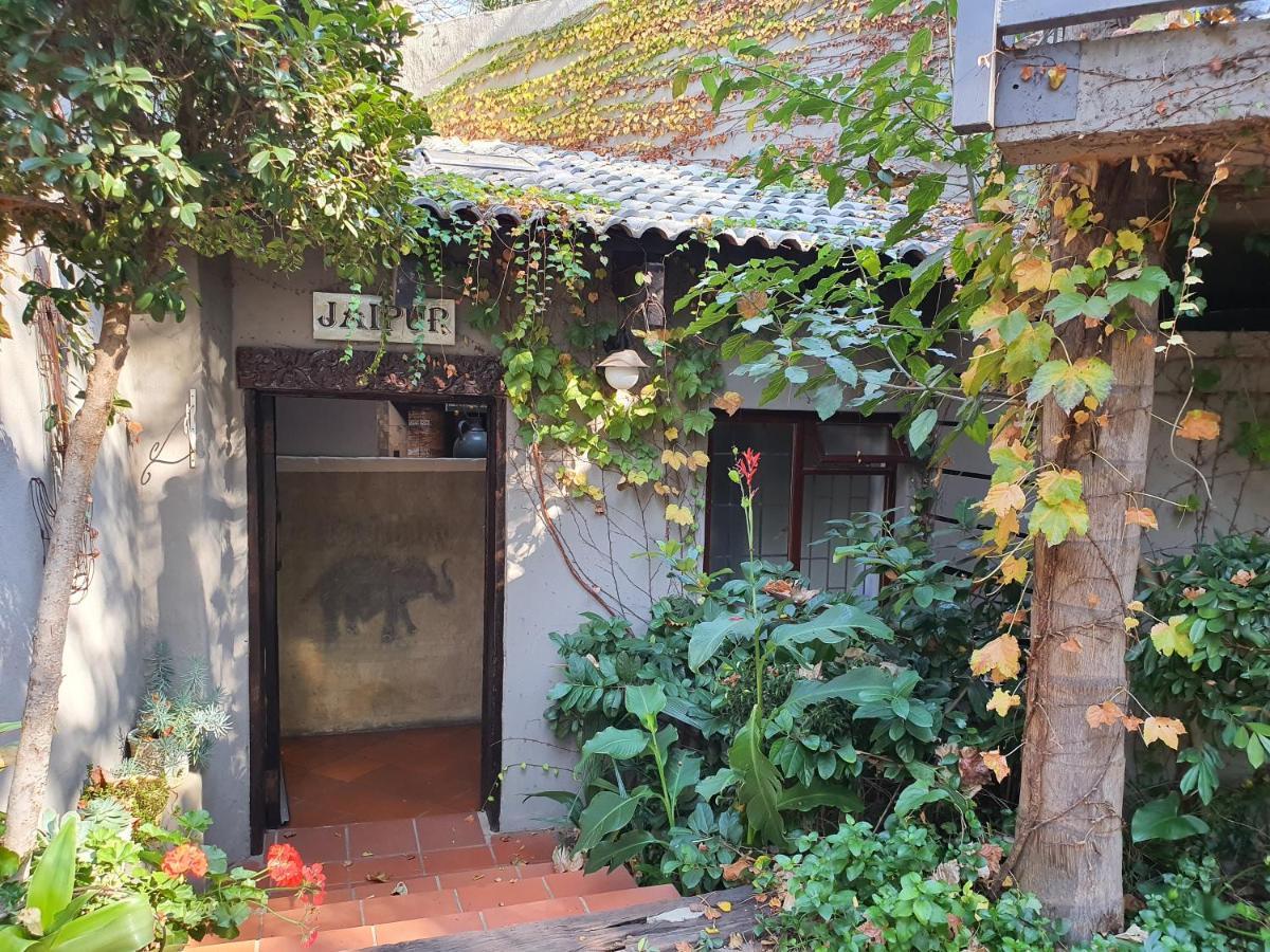 Waterhouse Guest Lodge - Indus Street Претория Экстерьер фото