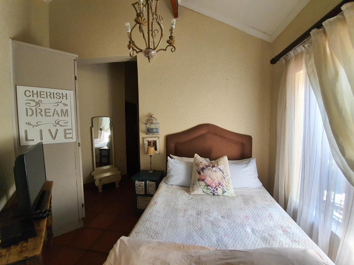 Waterhouse Guest Lodge - Indus Street Претория Экстерьер фото