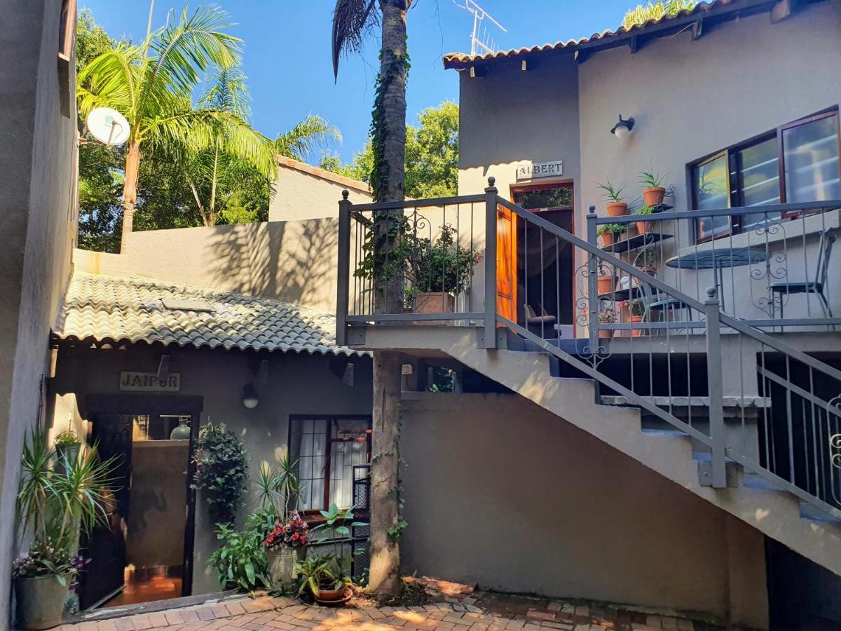Waterhouse Guest Lodge - Indus Street Претория Экстерьер фото