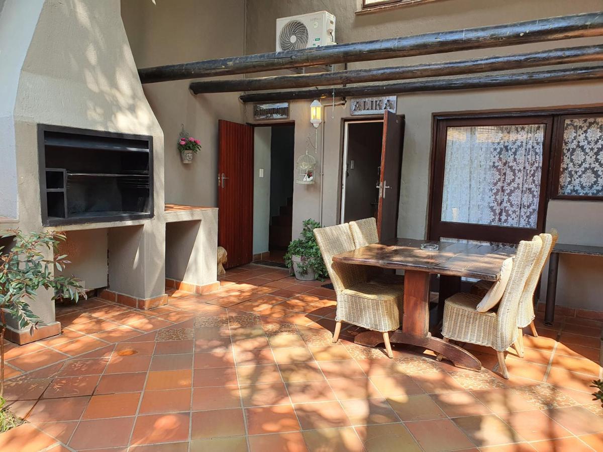 Waterhouse Guest Lodge - Indus Street Претория Номер фото