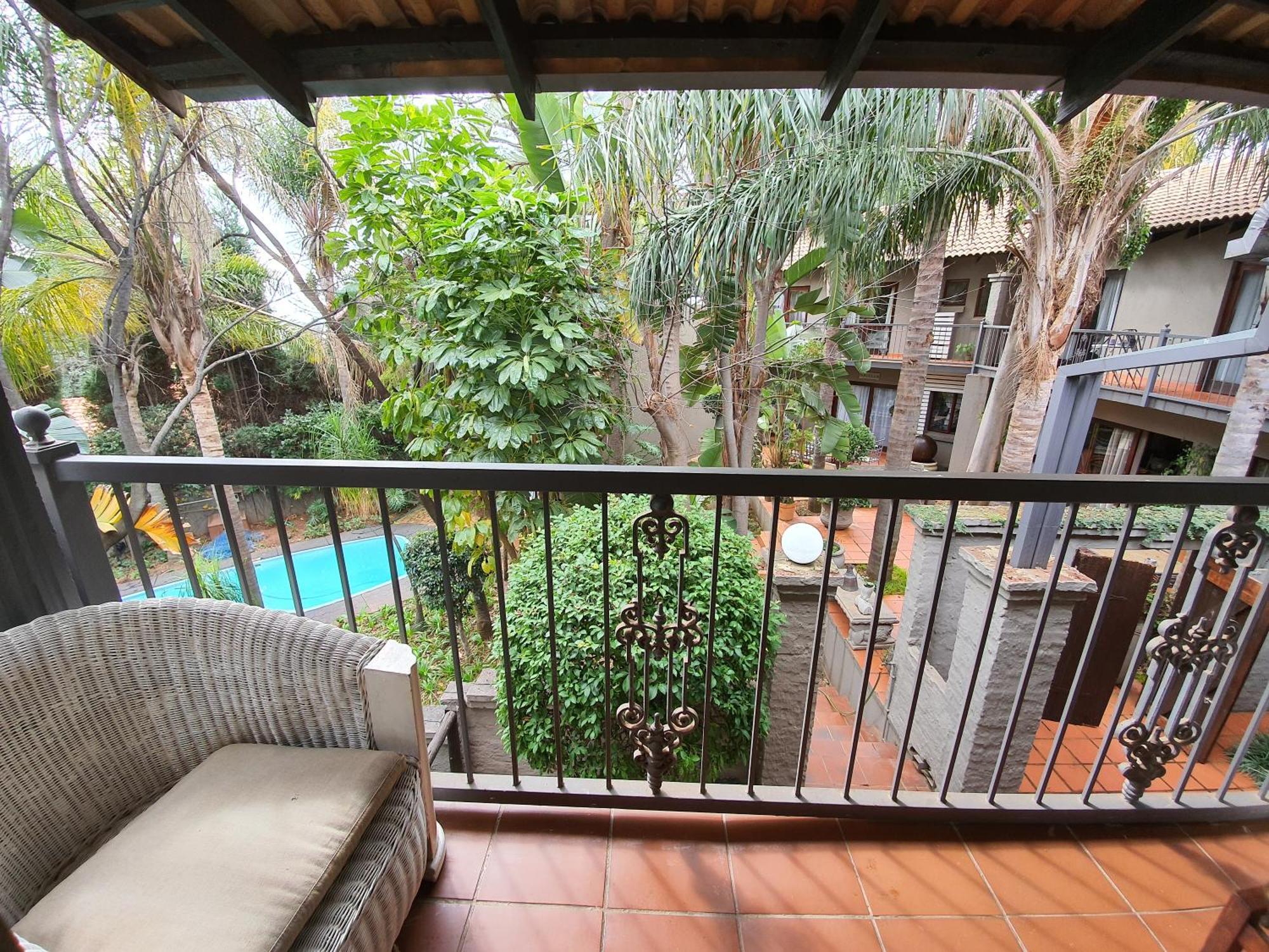 Waterhouse Guest Lodge - Indus Street Претория Номер фото